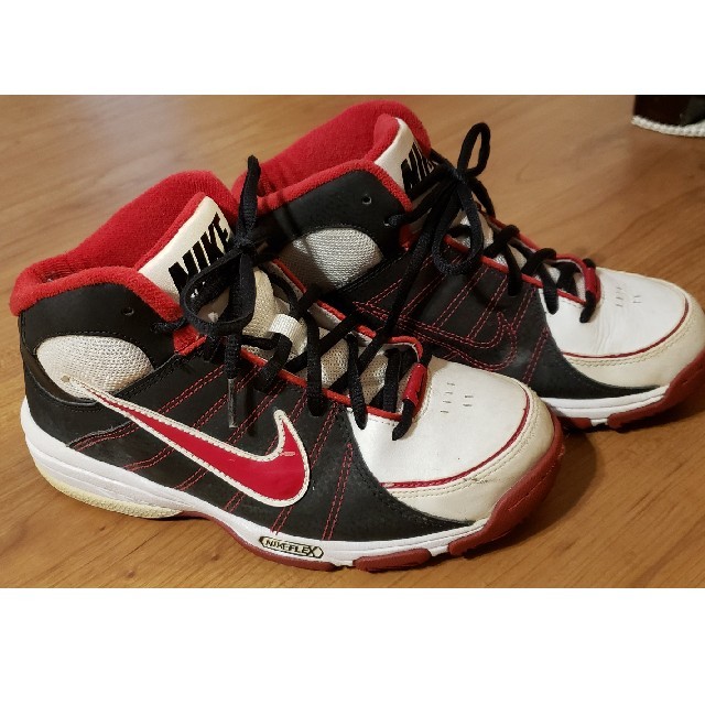 NIKE(ナイキ)のNIKE　スニーカー　23㎝ キッズ/ベビー/マタニティのキッズ靴/シューズ(15cm~)(スニーカー)の商品写真