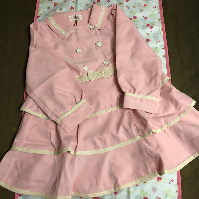 Souris(スーリー)の未使用  souris  コート  110 キッズ/ベビー/マタニティのキッズ服女の子用(90cm~)(コート)の商品写真