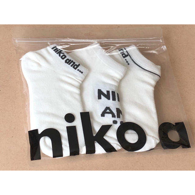 niko and...(ニコアンド)のスニーカーソックス ★白★ niko and… ニコアンド  ニコロゴ 3セット レディースのレッグウェア(ソックス)の商品写真