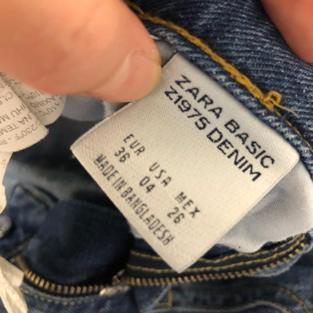 ZARA(ザラ)の【どんちゃん様専用】zara ダメージデニム レディースのパンツ(デニム/ジーンズ)の商品写真