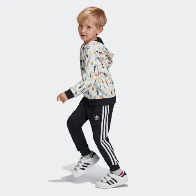 adidas(アディダス)のアディダス上下セット130 キッズ/ベビー/マタニティのキッズ服女の子用(90cm~)(ジャケット/上着)の商品写真