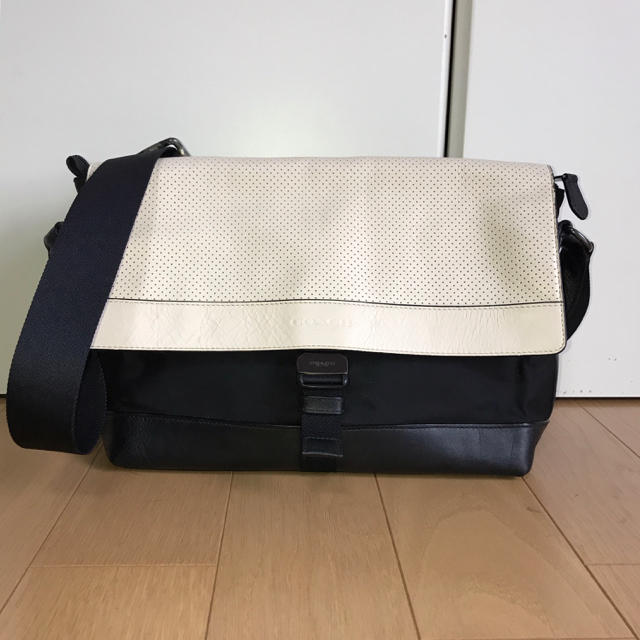 COACH - コーチ COACH パフォレイテッドレザーバイクバッグ中古オフ