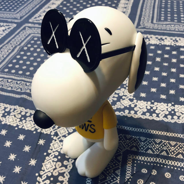 MEDICOM TOY(メディコムトイ)のORIGINAL FAKE kaws × PEANUTS スヌーピーフィギュア エンタメ/ホビーのフィギュア(その他)の商品写真