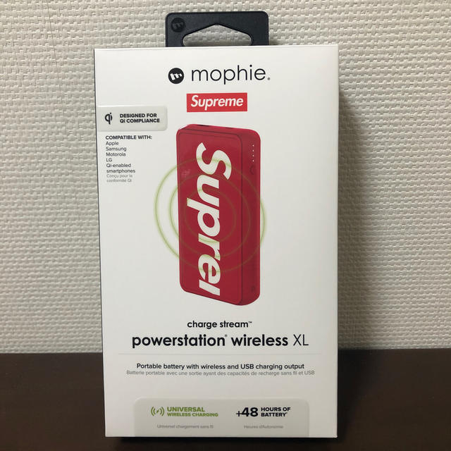 Supreme(シュプリーム)のSupreme×mophie モバイルバッテリー スマホ/家電/カメラのスマートフォン/携帯電話(バッテリー/充電器)の商品写真