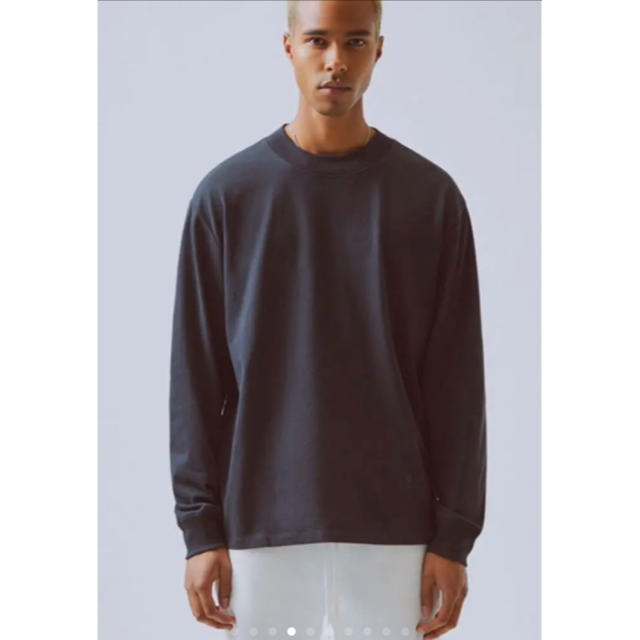 FEAR OF GOD(フィアオブゴッド)のエッセンシャルズ ロンT FOG 黒 リフレクティブ ロゴ ブラック L メンズのトップス(Tシャツ/カットソー(七分/長袖))の商品写真