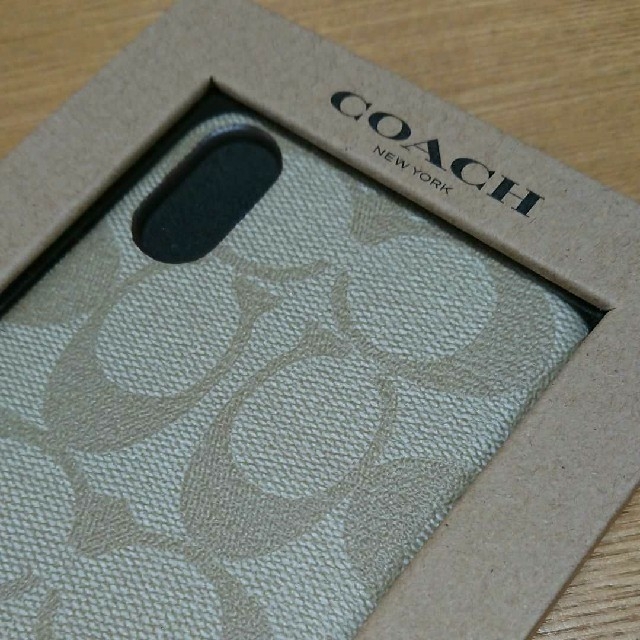 COACH(コーチ)の新品 ⭐ COACH コーチ iPhoneケース アイボリー ⭐ スマホ/家電/カメラのスマホアクセサリー(モバイルケース/カバー)の商品写真