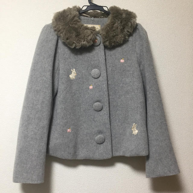 franche lippee(フランシュリッペ)のfranche lippee＊にんまりうさぎ刺繍ジャケット コート レディースのジャケット/アウター(ノーカラージャケット)の商品写真