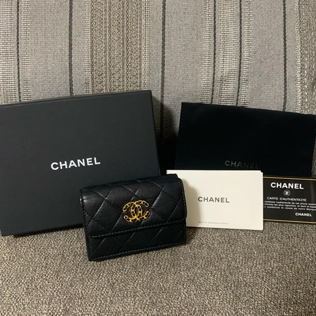 CHANEL - シャネル 2019AW 確実正規品 ラムスキン 黒 ミニ財布 三 ...