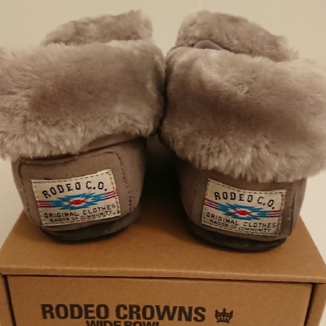 RODEO CROWNS WIDE BOWL(ロデオクラウンズワイドボウル)のモカシン  RCWBモカシンボア  グレー レディースの靴/シューズ(スリッポン/モカシン)の商品写真