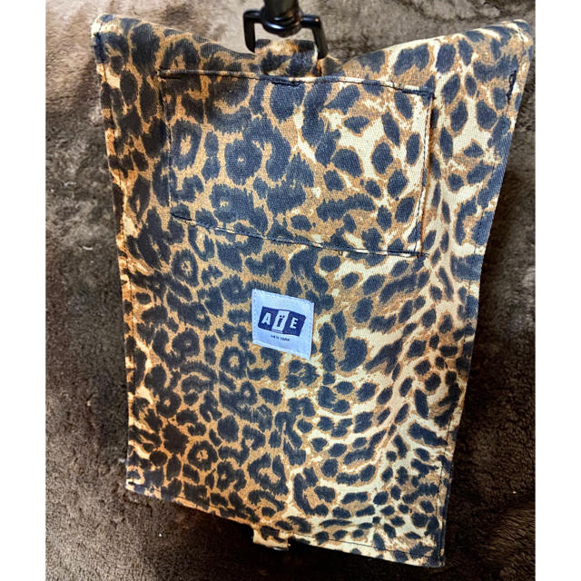 NEPENTHES(ネペンテス)のAiE レオパード柄ポーチ　ネペンテス　ユニセックス メンズのバッグ(ウエストポーチ)の商品写真