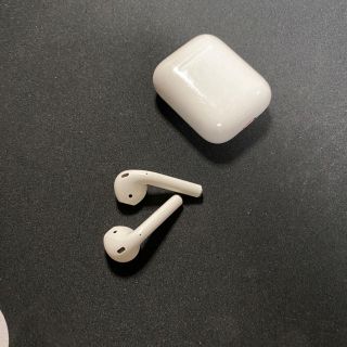 アップル(Apple)のAirPods 第一世代(ヘッドフォン/イヤフォン)