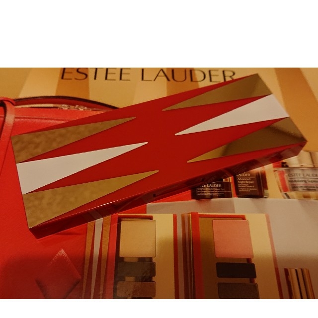 Estee Lauder(エスティローダー)の[新品未使用] エスティローダー クリスマスコフレ 2019 バラ売り  コスメ/美容のベースメイク/化粧品(アイシャドウ)の商品写真