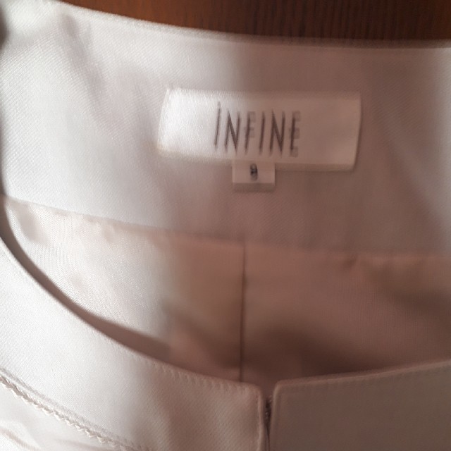 Infinity(インフィニティ)のホワイトグレーのスーツ レディースのフォーマル/ドレス(スーツ)の商品写真
