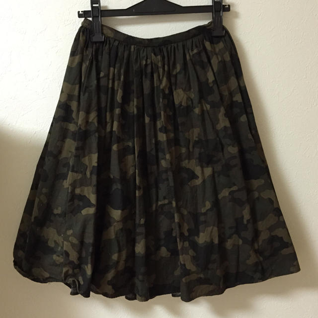 LEPSIM(レプシィム)のLEPSIM 迷彩スカート レディースのスカート(ひざ丈スカート)の商品写真