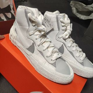 ナイキ(NIKE)の【新品】NIKE   SACAI BLAZER MID  WHITE/WOLFG(スニーカー)