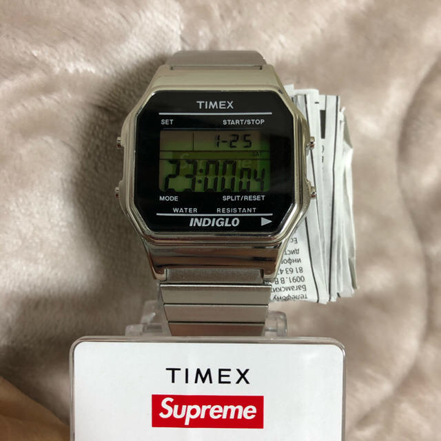 Supreme(シュプリーム)のsupreme×timex 腕時計 シルバー メンズの時計(腕時計(デジタル))の商品写真