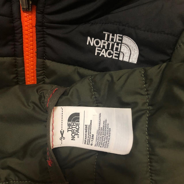 THE NORTH FACE(ザノースフェイス)のノースフェイス リバーシブルダウンジャケット 6-12M キッズ/ベビー/マタニティのベビー服(~85cm)(ジャケット/コート)の商品写真