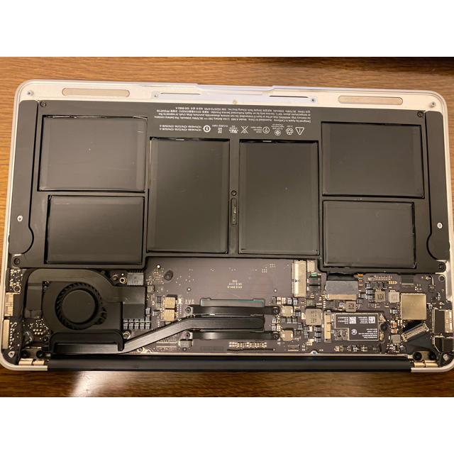 Apple(アップル)のMacBook Air11.6インチ early2014 ジャンク品 スマホ/家電/カメラのPC/タブレット(ノートPC)の商品写真