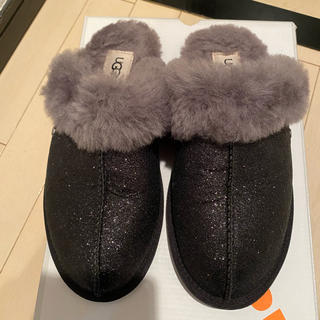 アグ(UGG)のUGG スカフィット　SCUFFETTE II ファー　サンダル(サンダル)