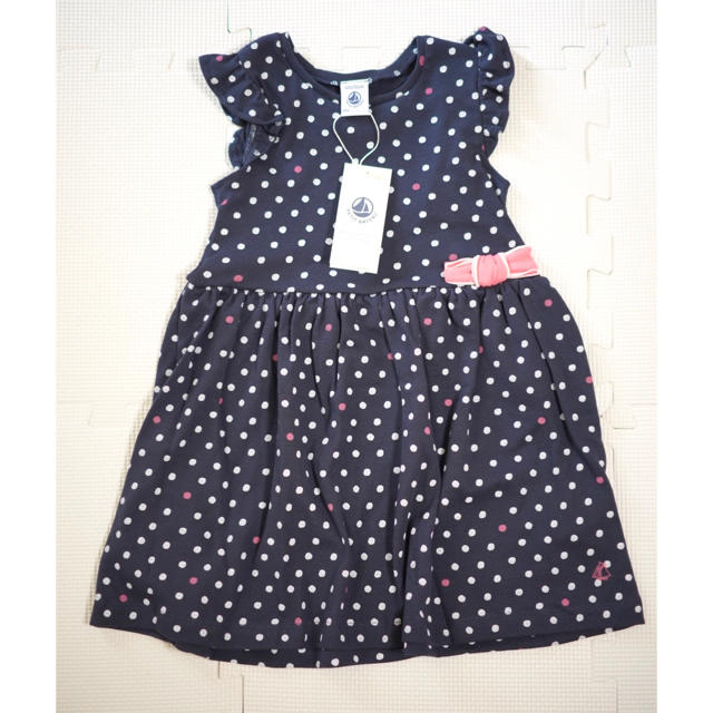 PETIT BATEAU(プチバトー)のプチバトー　プリント半袖ワンピース　4A キッズ/ベビー/マタニティのキッズ服女の子用(90cm~)(ワンピース)の商品写真