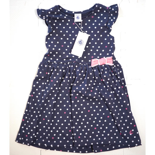 PETIT BATEAU(プチバトー)のプチバトー　プリント半袖ワンピース　5A キッズ/ベビー/マタニティのキッズ服女の子用(90cm~)(ワンピース)の商品写真