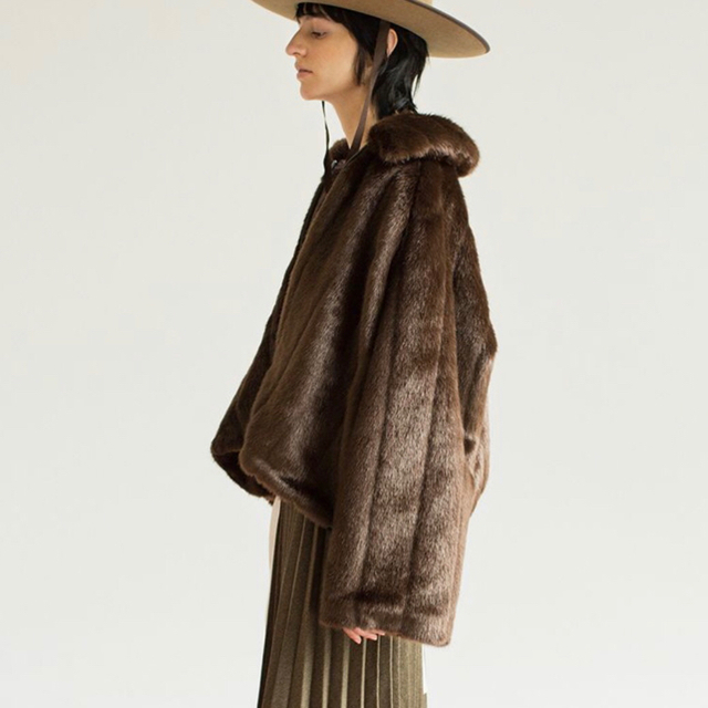 LEINWANDE Faux Fur Jacket / Brown レディースのジャケット/アウター(毛皮/ファーコート)の商品写真