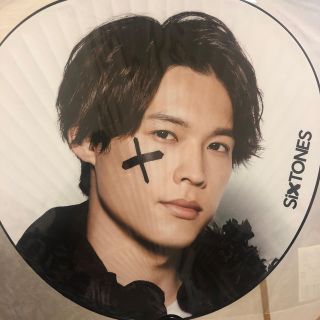 松村北斗 うちわ アクスタ 缶バッジ 厚紙 タレントグッズ アイドル www