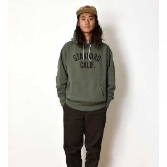 STANDARD CALIFORNIA(スタンダードカリフォルニア)のSD PULLOVER HOOD SWEAT W/LOGO 限定ステッカー付 メンズのトップス(パーカー)の商品写真