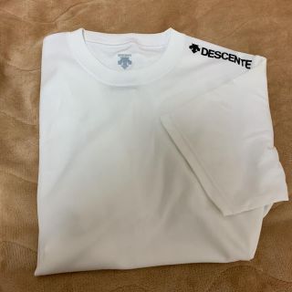 デサント(DESCENTE)のDESCENTE Tシャツ　白　スポーツウェア(バレーボール)