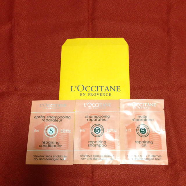 L'OCCITANE(ロクシタン)のショップ袋＋ヘアケア剤サンプルおまけ付❤ レディースのバッグ(ショップ袋)の商品写真