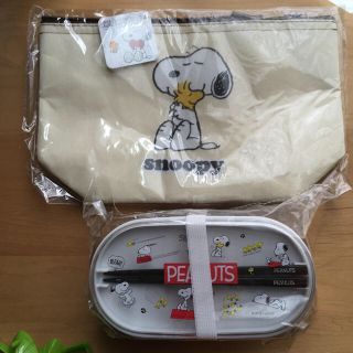 ピーナッツ(PEANUTS)の【SAR様専用】スヌーピー　ランチボックス&保冷ランチバック　2種類セット(弁当用品)