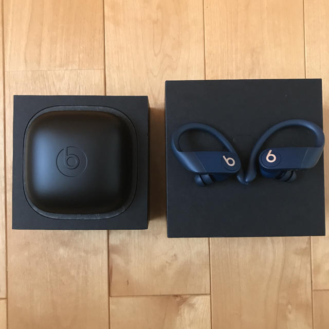 Beats by Dr Dre(ビーツバイドクタードレ)のpowerbeats pro ネイビー スマホ/家電/カメラのオーディオ機器(ヘッドフォン/イヤフォン)の商品写真