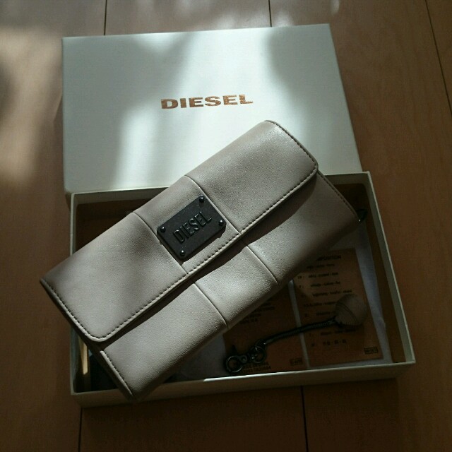DIESEL(ディーゼル)のディーゼル☆長財布☆美品 レディースのファッション小物(財布)の商品写真