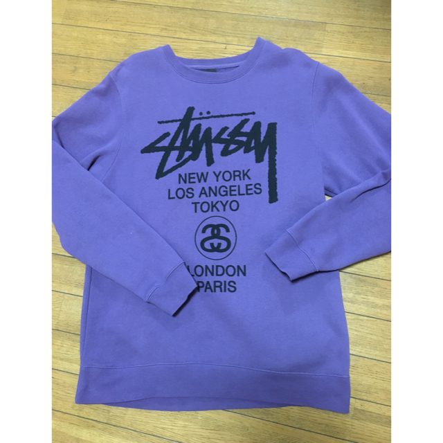 STUSSY(ステューシー)のステューシー　ワールドツアー　レアカラーのパープル メンズのトップス(スウェット)の商品写真