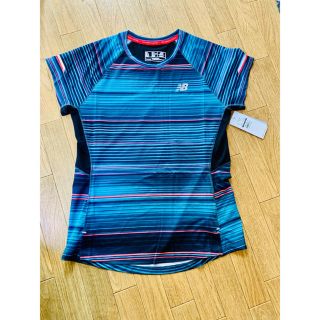 ニューバランス(New Balance)の新品未使用!!タグ付き!!ニューバランス レディースTシャツ(トレーニング用品)