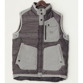 バートン(BURTON)のバートン×ホワイトマウンテニアリング　Down Vest(ダウンベスト)