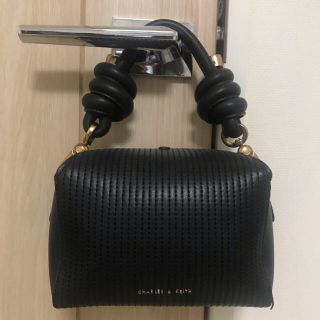 チャールズアンドキース(Charles and Keith)のチャールズアンドキース　ハンドルバッグ(ハンドバッグ)