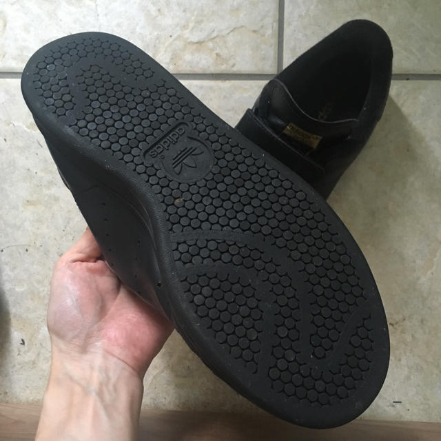 adidas(アディダス)のadidas スタンスミス stanSmith 24cm ブラック ベルクロ レディースの靴/シューズ(スニーカー)の商品写真
