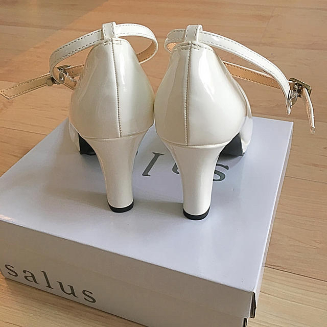 salus(サルース)の☆新品☆ アンクルストラップ付美脚デイリーカラーパンプス レディースの靴/シューズ(ハイヒール/パンプス)の商品写真