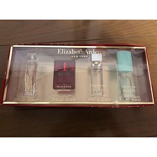 エリザベスアーデン(Elizabeth Arden)のエリザベスアーデン　香水　ギフトセット(香水(女性用))