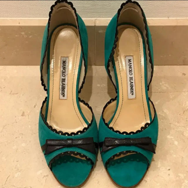 マノロブラニク パンプス　MANOLO BLAHNIK