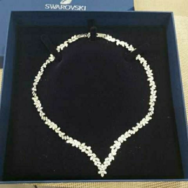 SWAROVSKI - swarovski Diapason All-around V ネックレスの通販 by