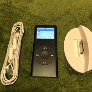 アップル(Apple)のiPod nano 8GB 黒 【第2世代】充電スタンド＆イヤフォン付き(ポータブルプレーヤー)