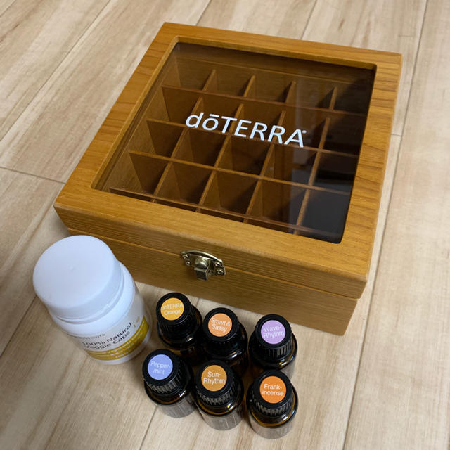 doTERRA  アロマオイル&空カプセル&ボックス コスメ/美容のリラクゼーション(アロマグッズ)の商品写真