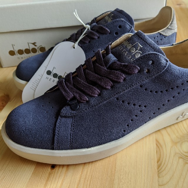 BARNEYS NEW YORK(バーニーズニューヨーク)のDiadora Heritage レザースニーカー　新品 メンズの靴/シューズ(スニーカー)の商品写真