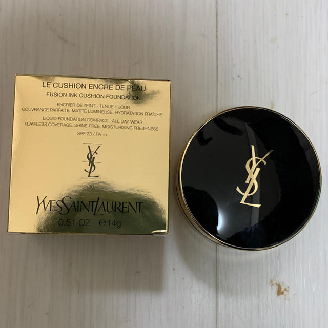 Yves Saint Laurent Beaute(イヴサンローランボーテ)のrina様　イヴ・サンローラン　ファンデーション コスメ/美容のベースメイク/化粧品(ファンデーション)の商品写真