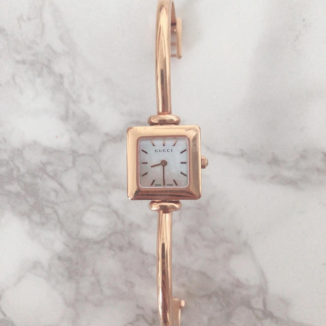 Gucci(グッチ)のGUCCI 時計 レディースのファッション小物(腕時計)の商品写真