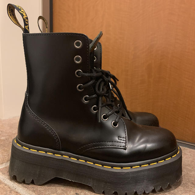 Dr.Martens(ドクターマーチン)のドクターマーチン 8ホール ブーツ 厚底 レディースの靴/シューズ(ブーツ)の商品写真