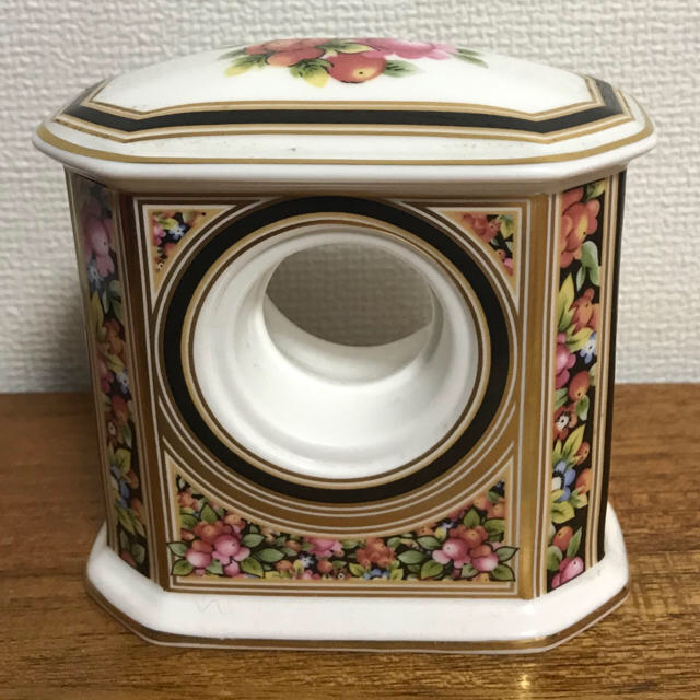 英国王室御用達 WEDGWOOD CLIO クロックフレーム　置時計用　送料無料