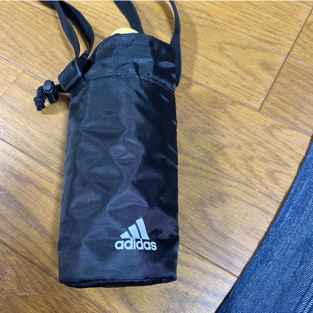 adidasペットボトル保冷ケース ハンドメイドのキッズ/ベビー(外出用品)の商品写真